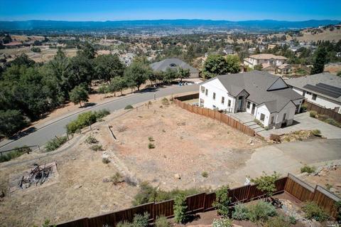 2118 Wedgewood Way, Santa Rosa, CA 95404