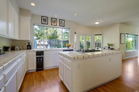 1068 Elsbree Ln, Windsor, CA 95492 photo 8