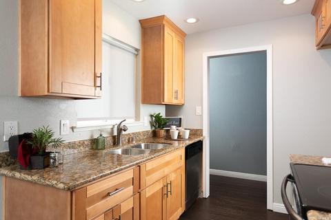 550 W H St, Dixon, CA 95620 photo 9