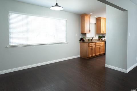 550 W H St, Dixon, CA 95620 photo 11