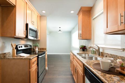 550 W H St, Dixon, CA 95620 photo 7