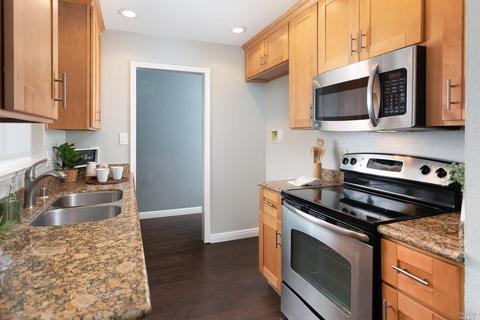 550 W H St, Dixon, CA 95620 photo 6
