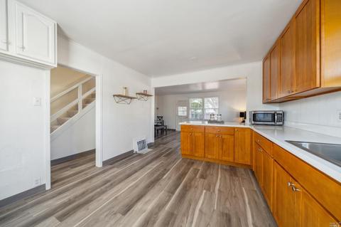 69 Werden St, Vallejo, CA 94590 photo 3