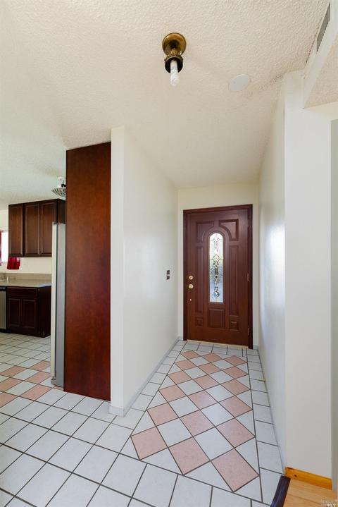 440 Washo Dr, Ukiah, CA 95482 photo 4