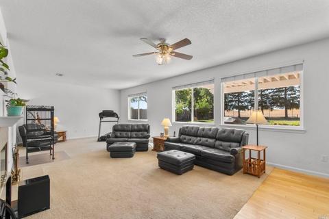 688 Ruby Dr, Vacaville, CA 95687 photo 29