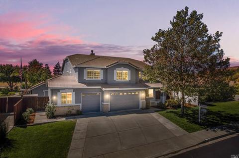 688 Ruby Dr, Vacaville, CA 95687 photo 2