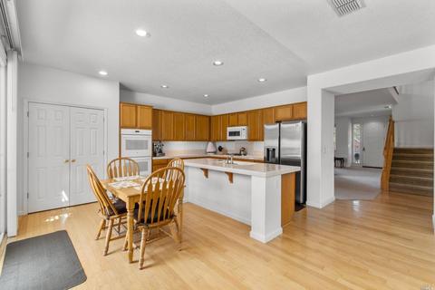 688 Ruby Dr, Vacaville, CA 95687 photo 16