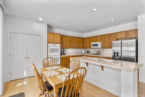 688 Ruby Dr, Vacaville, CA 95687 photo 23