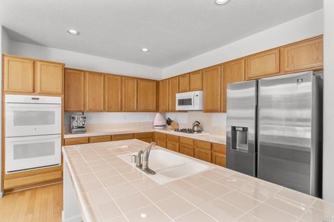 688 Ruby Dr, Vacaville, CA 95687 photo 17