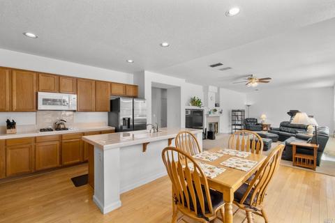 688 Ruby Dr, Vacaville, CA 95687 photo 25