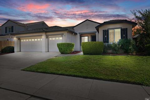 835 Griffith Ct, Dixon, CA 95620 photo 2