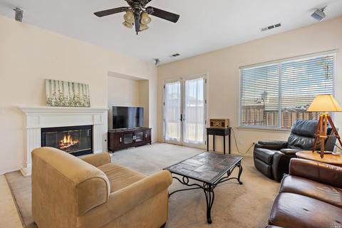 389 Wool Ct, Benicia, CA 94510 photo 4
