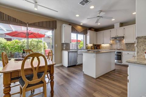 2 Peninsula Ct, Napa, CA 94559 photo 19