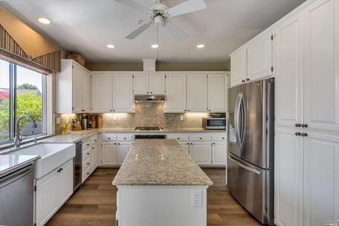 2 Peninsula Ct, Napa, CA 94559 photo 15
