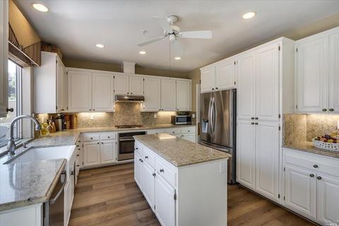 2 Peninsula Ct, Napa, CA 94559 photo 16