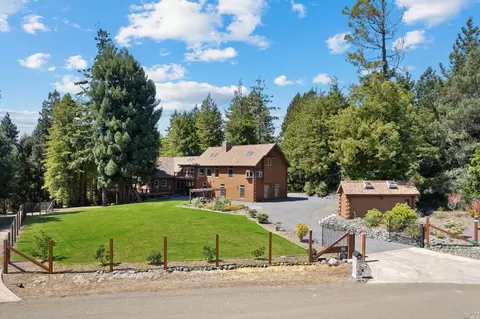 18960 Timberpointe Dr, Fort Bragg, CA 95437