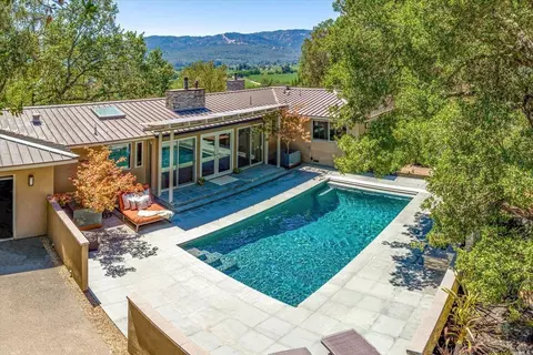 1390 Silverado Trl S, Saint Helena, CA 94574