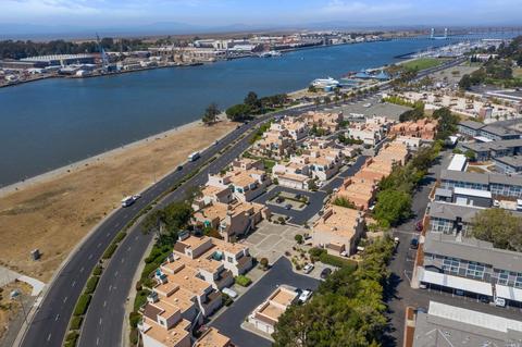 166 Nantucket Ln, Vallejo, CA 94590 photo 4