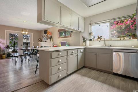 501 Silver Dr, Vacaville, CA 95687 photo 6