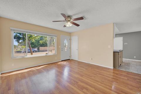 2406 Woolner Ave, Fairfield, CA 94533 photo 5