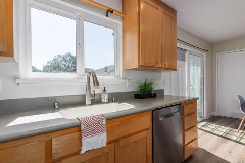 537 E I St, Benicia, CA 94510 photo 17