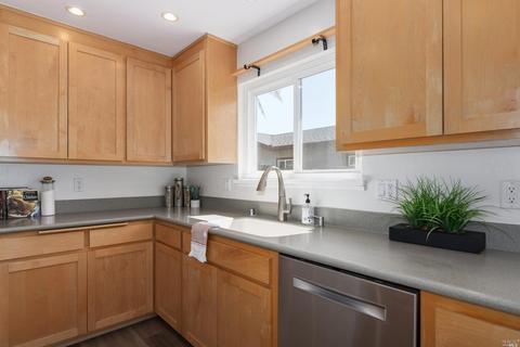 537 E I St, Benicia, CA 94510 photo 16