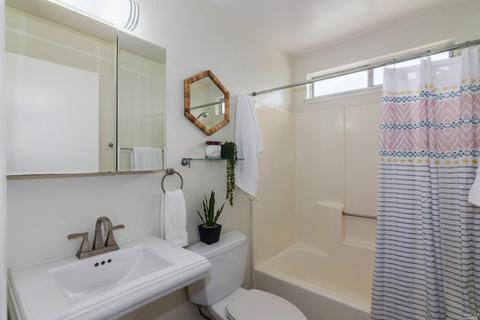 537 E I St, Benicia, CA 94510 photo 18