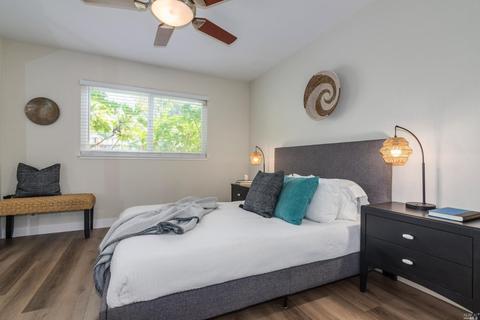 537 E I St, Benicia, CA 94510 photo 23