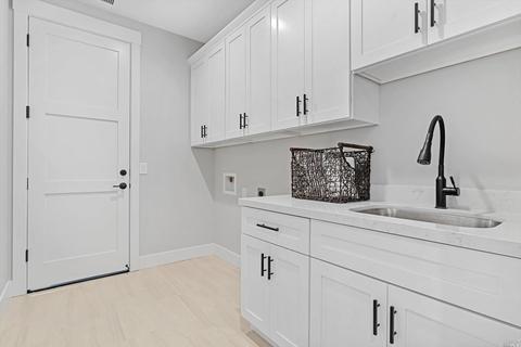 10021 Los Amigos Rd, Windsor, CA 95492 photo 19