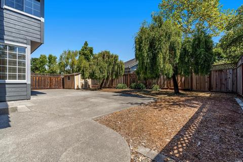 2104 Saint Augustine Cir, Petaluma, CA 94954 photo 23