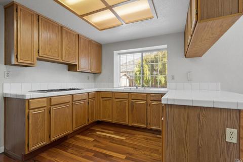 2104 Saint Augustine Cir, Petaluma, CA 94954 photo 10