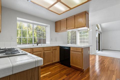 2104 Saint Augustine Cir, Petaluma, CA 94954 photo 9