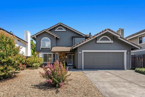 2104 Saint Augustine Cir, Petaluma, CA 94954 photo 1