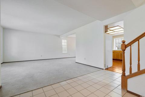 2104 Saint Augustine Cir, Petaluma, CA 94954 photo 4