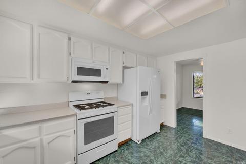 983 Matthew Ct, Fairfield, CA 94533 photo 13