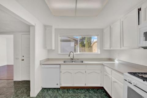 983 Matthew Ct, Fairfield, CA 94533 photo 16