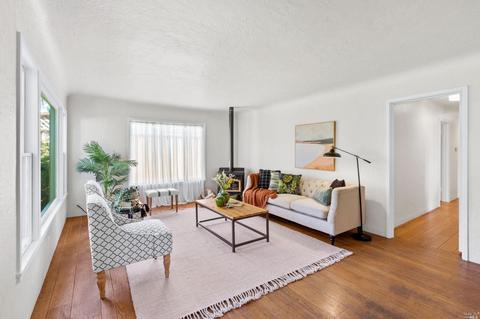 219 E Spring St, Napa, CA 94559 photo 8