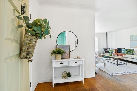 219 E Spring St, Napa, CA 94559 photo 5