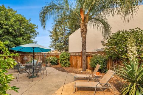 2054 Devonshire Dr, Napa, CA 94558 photo 4