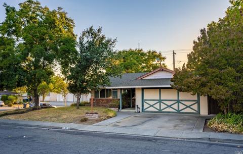 1655 Hemlock St, Fairfield, CA 94533 photo 2