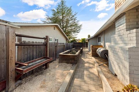 2152 Madrone Dr, Fairfield, CA 94534 photo 42