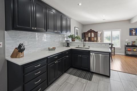 463 Jade Cir, Vallejo, CA 94590 photo 5
