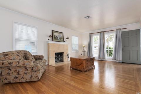 1345 Arkansas St, Vallejo, CA 94590 photo 4