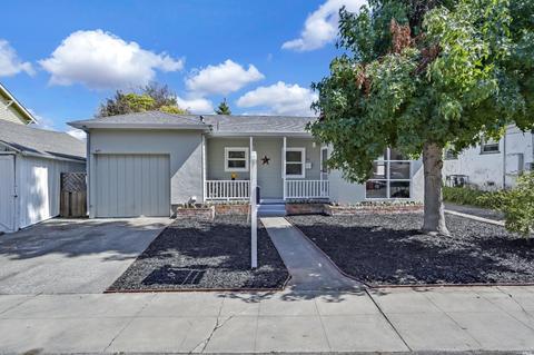 417 Douglas St, Petaluma, CA 94952 photo 1