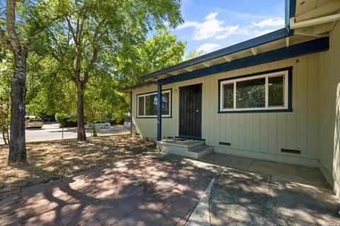 74 Clark Ave, Cloverdale, CA 95425 photo 2