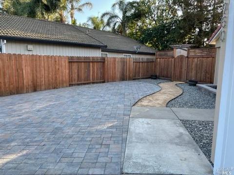 1950 Dailey Ct, Dixon, CA 95620 photo 2