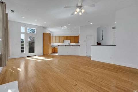 7309 Hapsburg Crown Ct, Vallejo, CA 94591 photo 9