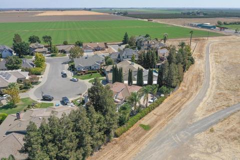 715 Arnold Ct, Dixon, CA 95620 photo 35