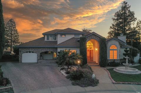 715 Arnold Ct, Dixon, CA 95620 photo 2