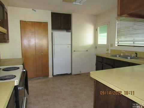 147 Mill Creek Ct, Willits, CA 95490 photo 3